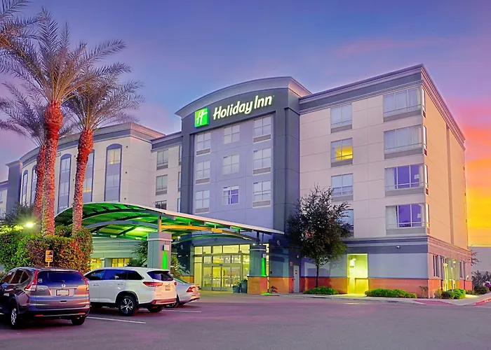 Hotel near College: Holiday Inn & Suites Phoenix Airport By Ihg