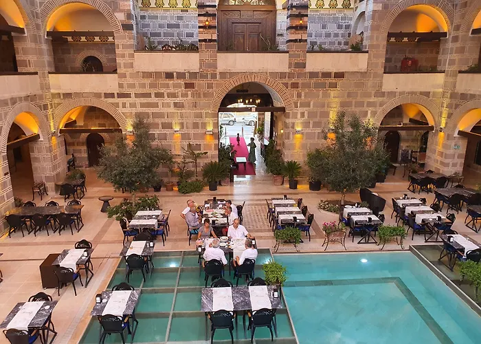 Cesme Kanuni Kervansaray Historical Hotel