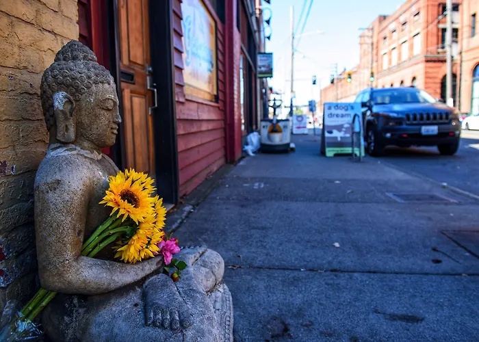 Pet Friendly hotel: Georgetown Inn Seattle