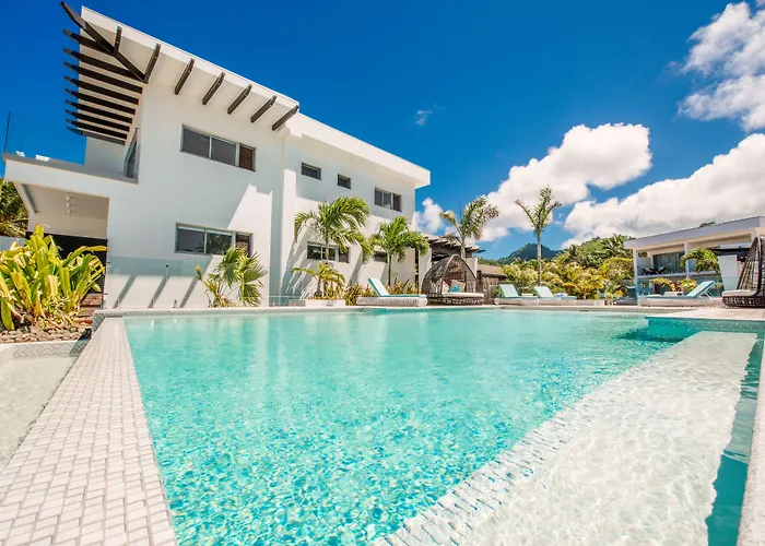 Villa: Crystal Blue Lagoon Villas