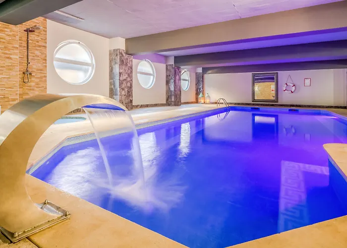 Hotel com jacuzzi: Luna Hotel Da Oura