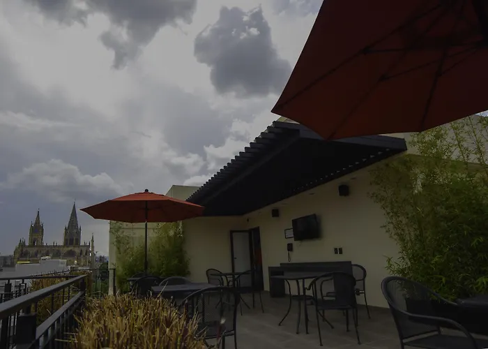 Six Hotel Guadalajara Expiatorio