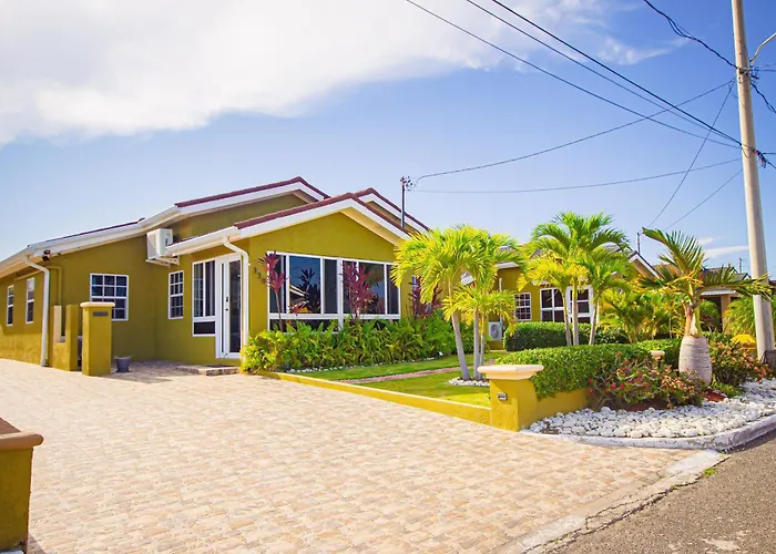 Three Bedroom Villas In Drax Hall - Pool Gym - 24Hr Security - Beach Closely