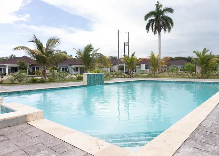 Three Bedroom Villas In Drax Hall - Pool Gym - 24Hr Security - Beach Closely