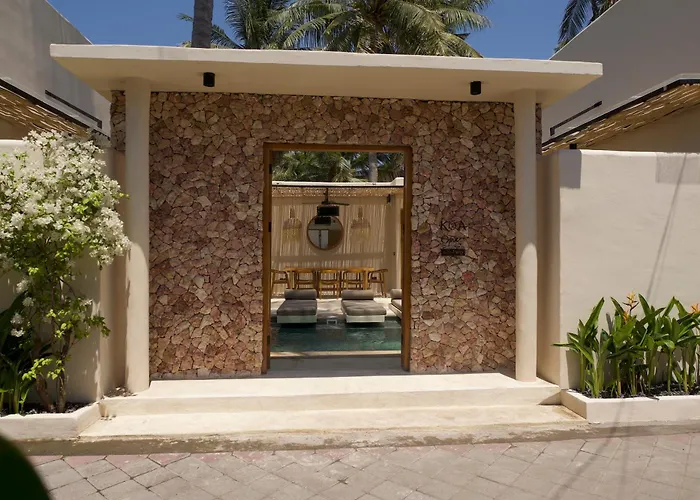 Koa One - Luxury 4Br Villa With Private Pool And Outdoor Cinema On Gili Trawangan