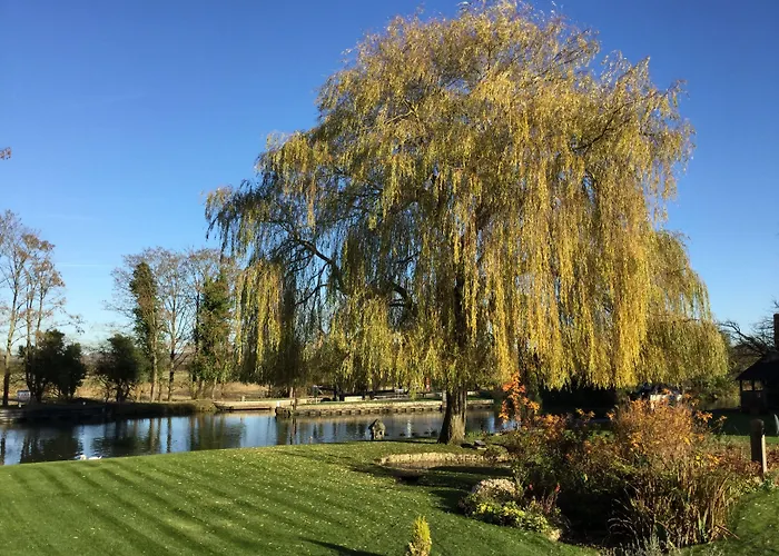 River Nene Cottages
