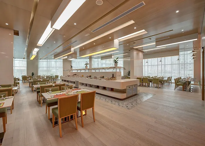 Hotel dichtbij College: Al Khoory Atrium