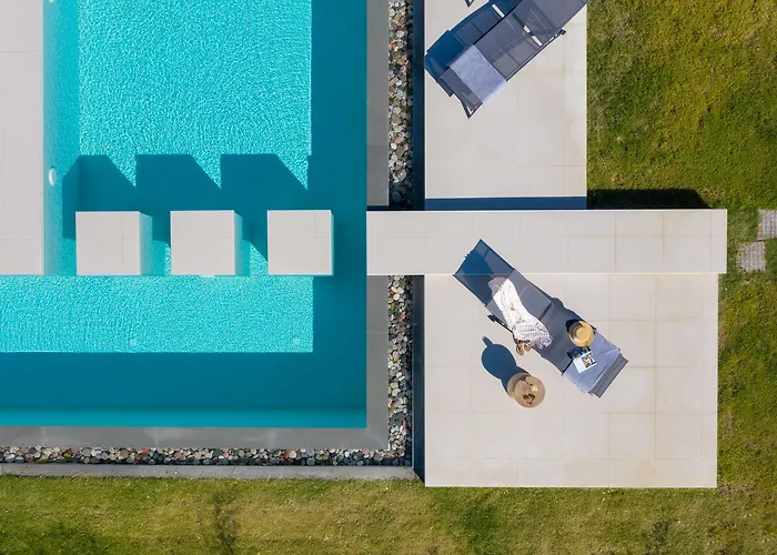Albatross Beach Front Villas