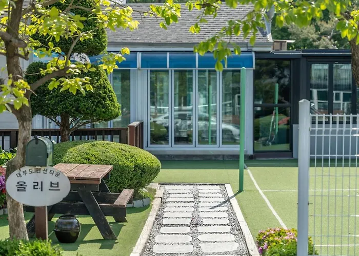 Daebudo Olive Poolvilla Pension