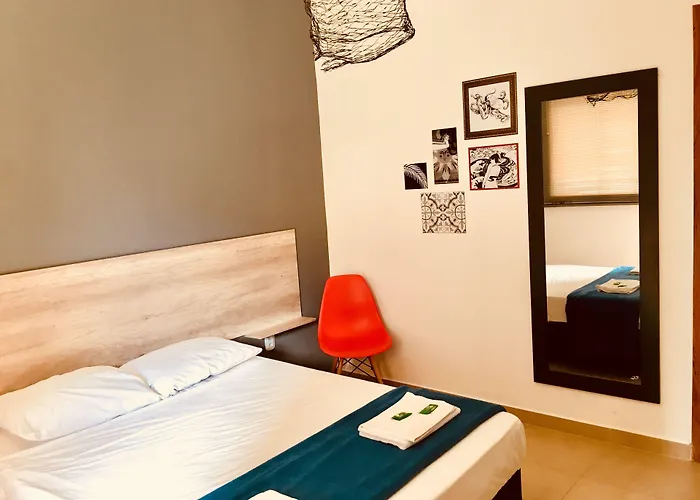 A Coroa Hostel&Suites