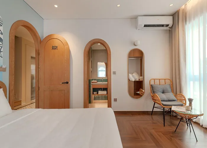 S Villa Ha Long - City Center & Near Beach - 4Br Private Villa With Pool, Jacuzzi, Sauna, Karaoke