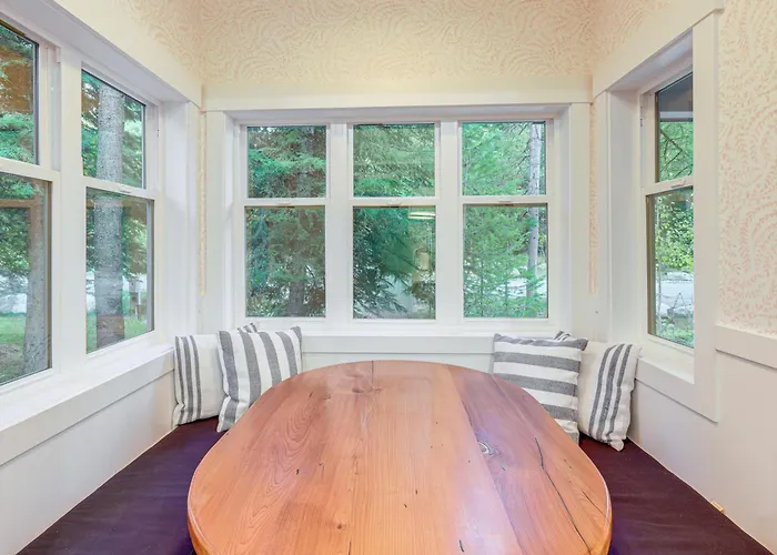 2 Mi To Payette Lake: Charming Cottage W/ Hot Tub!