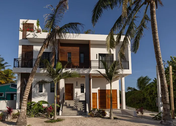 Private Beachfront 4 Bedroom Home W Dock, Pool, Rooftop