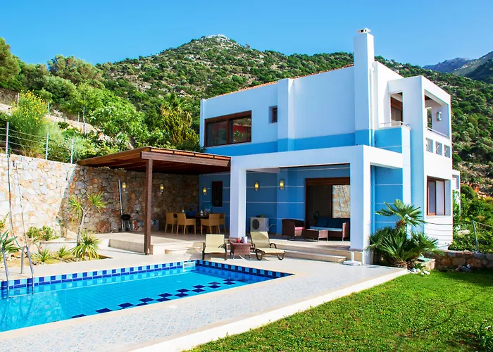Okeanides Villas