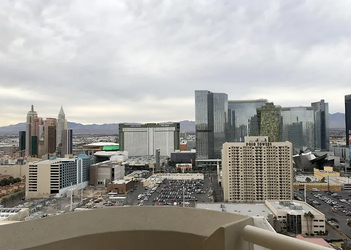 True 1Br Balcony Suite With Strip View At Mgm Signature