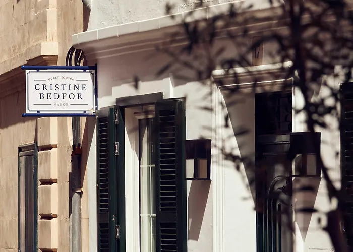  Cristine Bedfor Mahon Boutique