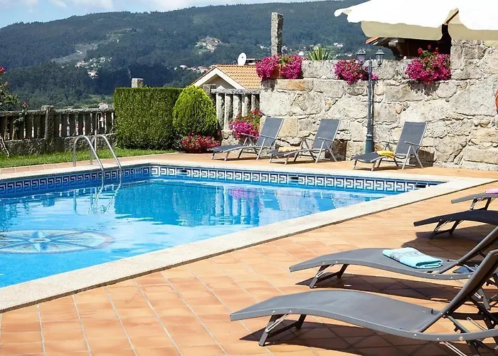 Hotel con piscina: Hotel Liñares