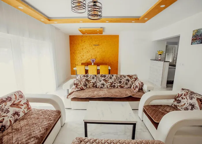 Villa Deluxe Buna