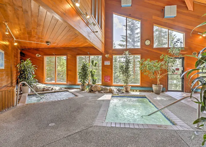 Silverthorne Condo: Patio, Mtn Views, Pool Access!