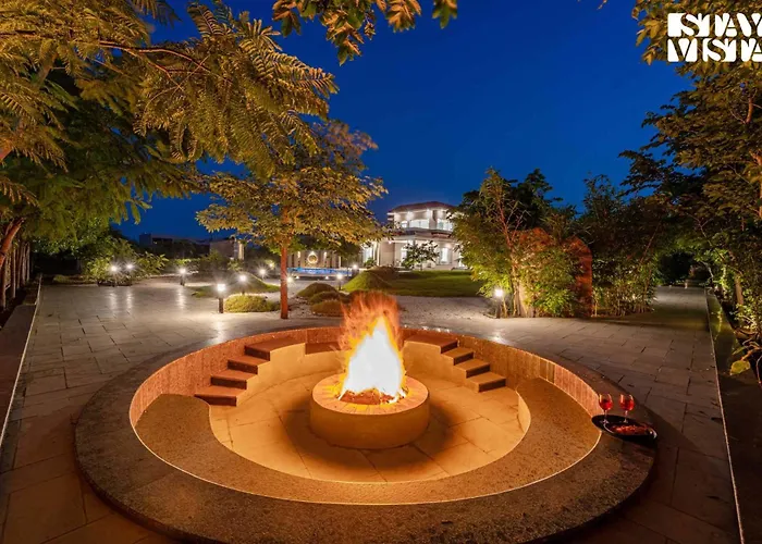 Stayvista At Vacanza Villa - Pool, Lawn & Theatre