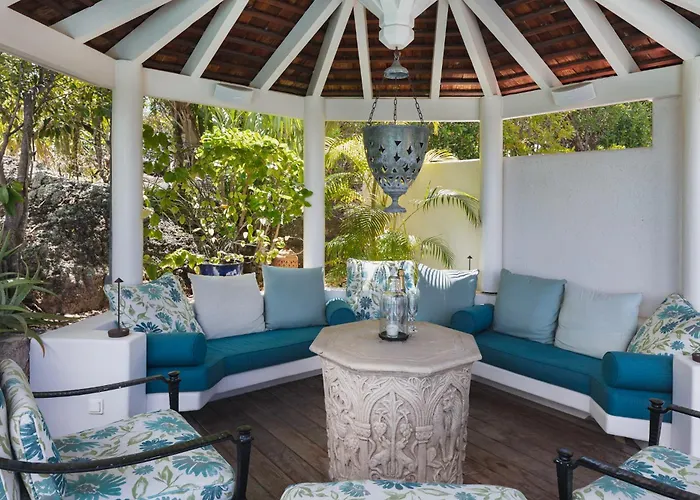 Luxury Villa St Barth With Ocean View, Pool & Gym In Saint-Jean