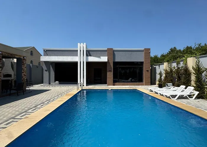 Warm Pool Suvalan