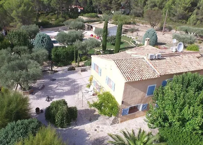 A Serene Luxury Villa In The Heart Of Provence