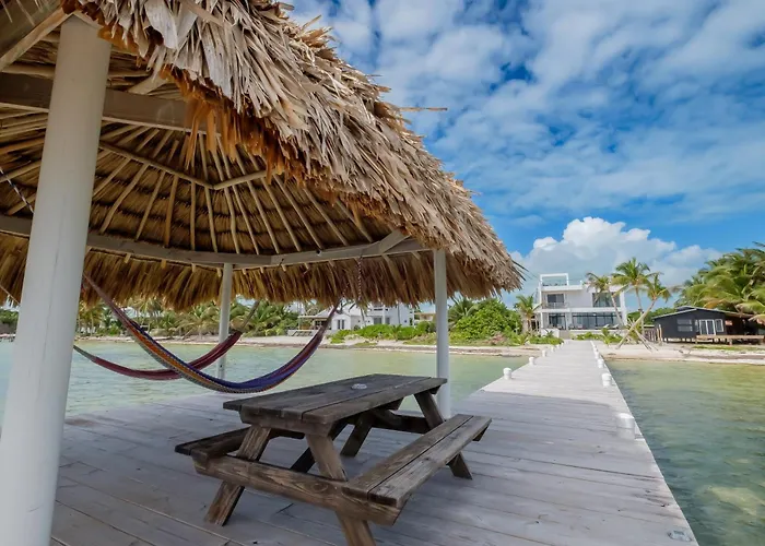 Private Beachfront 4 Bedroom Home W Dock, Pool, Rooftop