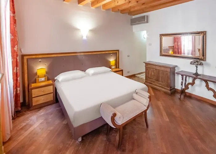 City Centre Rooms And Apartments