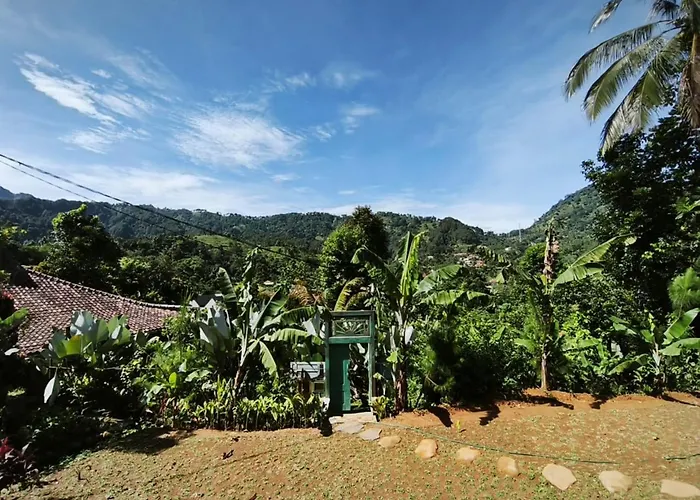 Villa Joglo Omah Kempalan, Private Pool, 6 Bedroom In Sentul