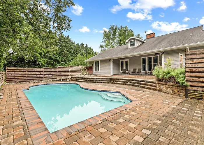 Vanishing Run Retreat With Pool