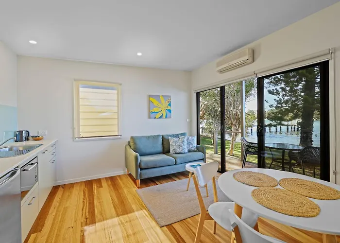 Anglesea Waterfront Bungalow With Spa Bath By Book Jervis Bay