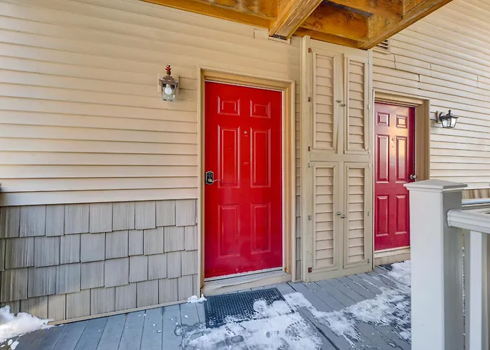Walk To Ski Shuttle! Mountainside Resort Condo