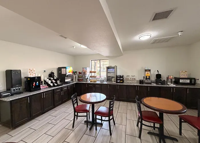 Hotel with view: Albuquerque Hotel West By Ihg