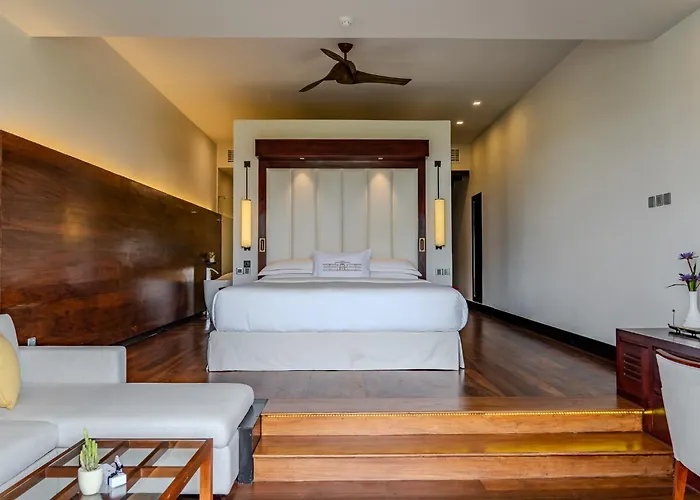 Hotel with pool: The Fortress Resort & Spa Galle