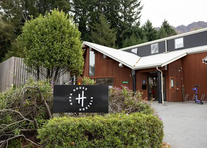 Haka House Queenstown Lakefront