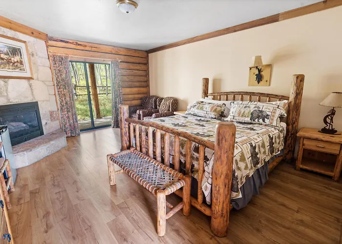 Daniels Summit Lodge