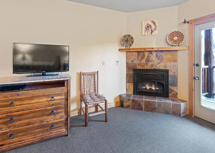 Daniels Summit Lodge