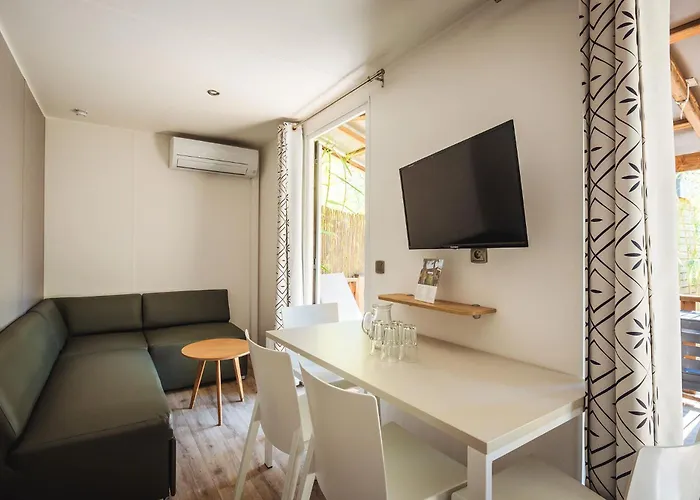  Nova Lodges