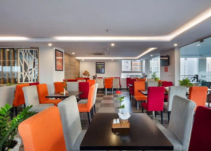 Maple Leaf Hotel & Apartment