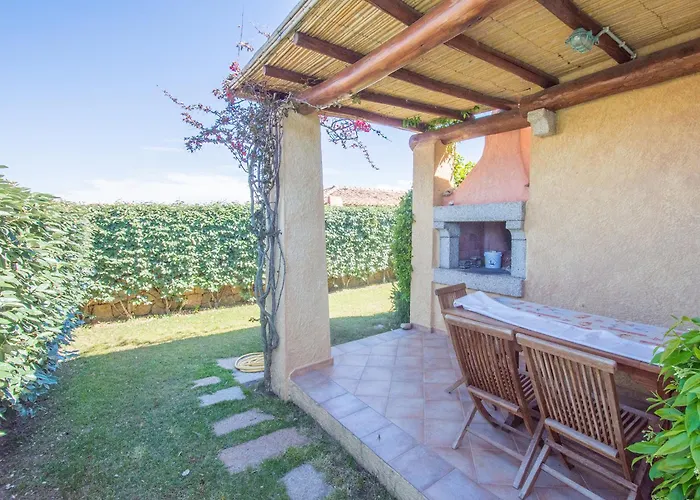 Villa Fiore con Piscina e Vista Mare
