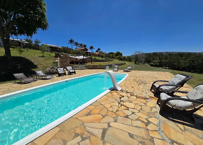 Chalés Vila Carrancas - Ao lado do centro com piscina, cozinha completa e muita tranquilidade