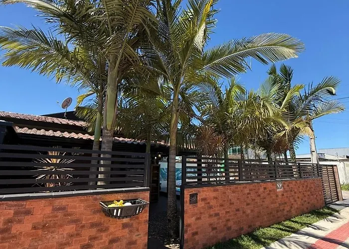 Cantinho das Palmeiras em Itapoá- Casa c piscina p 6 pessoas