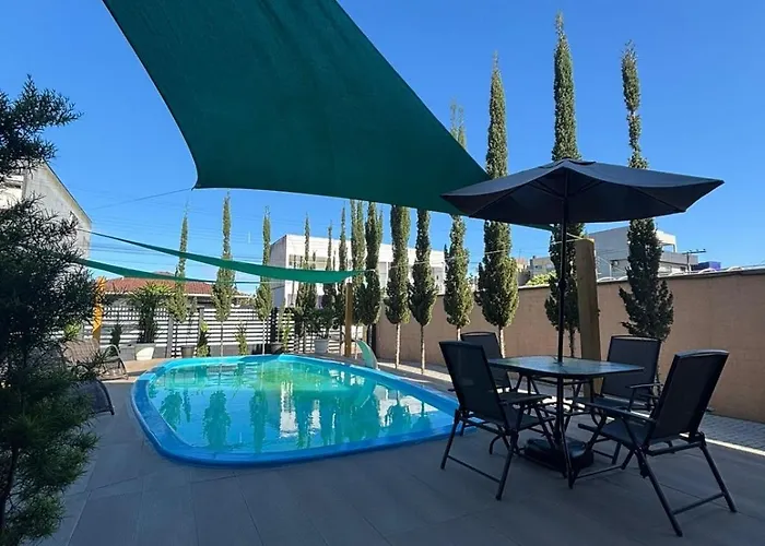 SPA Rossett em Itapoá - Luxo e conforto c piscina, hidromassagem e cromoterapia, p 22 pessoas!