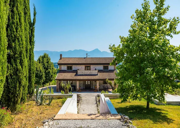Exclusive Villa With Pool Near Caserta
