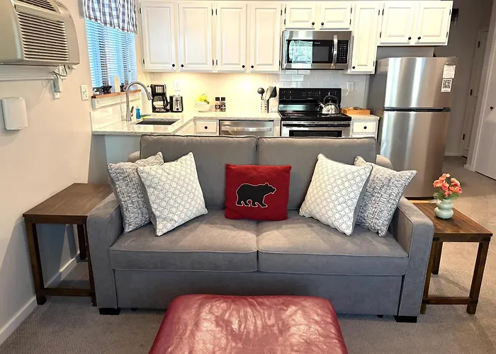 Attitash Townhouse: Ac, Pool, Storyland, Saco River