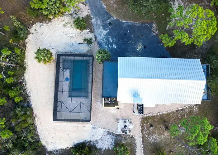 Canal- Bay Front Family Home 5-Bedroom Sleeps 18 Pool Coming Soon Boat Dock