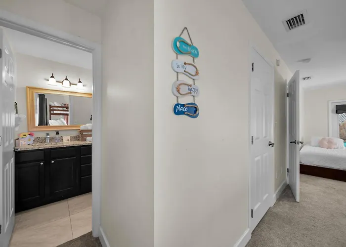 Luxury Waterfront-Pool Home, Slide, Hot Tub, Gulf Access
