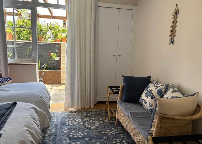 Pepper House Villa ,Housekeeper , Heated Pool , Hot Tub, Backup Solar And Water Systems