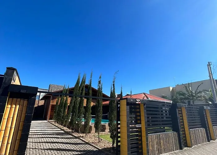 SPA Rossett em Itapoá - Luxo e conforto c piscina, hidromassagem e cromoterapia, p 22 pessoas!